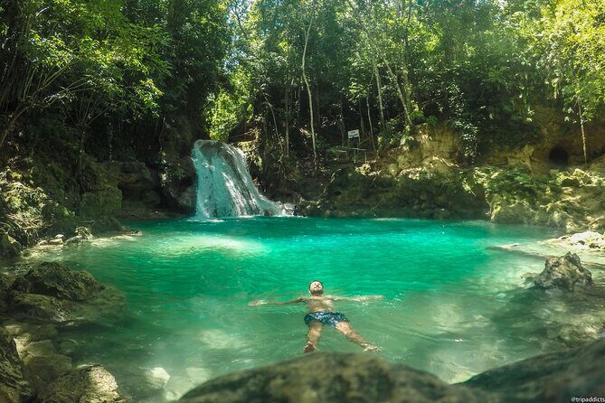 Blue Hole Ocho Rios - Getting to Blue Hole with pickup and a private-group setup
