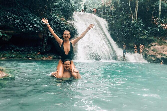 Blue Hole Ocho Rios - Safety and lifeguard checks: how the day can change