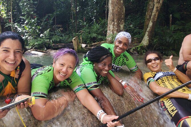 Exhilarating Dunn's River Falls Guided Tour from Ocho Rios hotels - Dunn’s River Falls from Ocho Rios: why this guided setup works