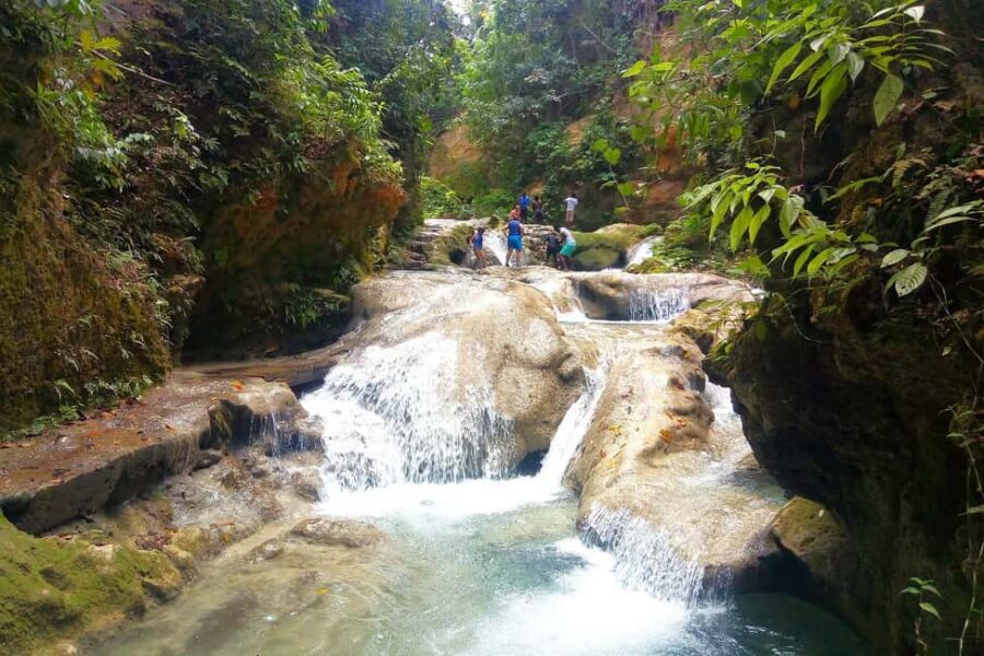 From Ocho Rios: Blue Hole Tour with Jamaican KFC Meal - Jamaican KFC Lunch: Why It Fits This Tour (and What to Watch)
