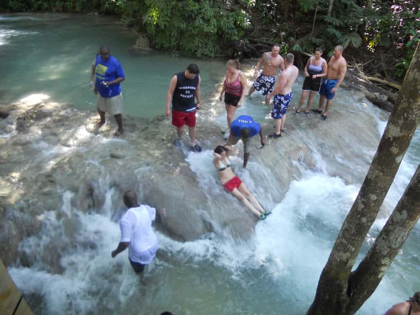 From Ocho Rios: Bob Marley & Dunn’s River Falls 6/7Hour Tour - Bob Marley’s childhood home in Nine Mile: more than a photo stop
