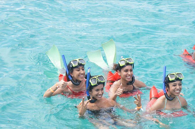 Jamaica Dunn's River Falls Party Cruise with Snorkeling - Food and the Jamaican buffet: what you’ll actually eat
