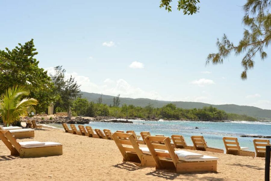 Ocho Rios: Bamboo Beach Club VIP Pass with Lunch and Drinks - Arriving at Bamboo Beach Club: Your VIP Section and the Welcome Moment
