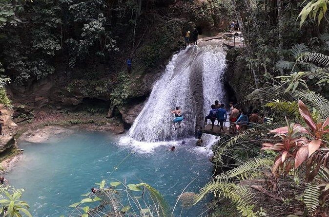 Ocho Rios Blue Hole and Dunn's River Falls Tour - Stop 2: Dunn’s River Falls Climb Up 600 Feet of Water