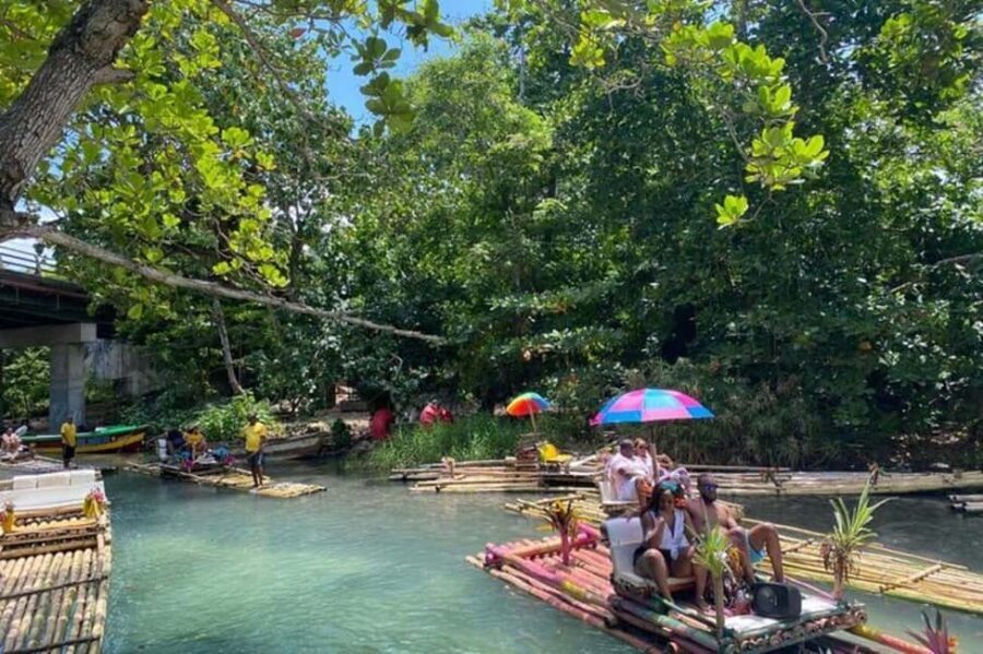 Ocho Rios: Horseback Riding in the Ocean and Bamboo Rafting - Getting There: Air-Conditioned Van, Fern Gully, and Real Timing
