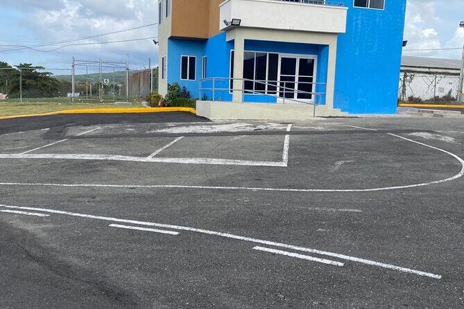 Private Airport Transfer from Ian Fleming Airport to Ocho Rios - From Airport to Ocho Rios Without the Headache