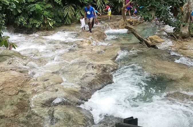 Private Dunn's River Falls from Ocho Rios - The middle stop: a scheduled pause at Suzette Tours Jamaica
