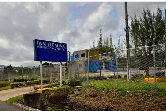 Private Ian Fleming Airport Transfer to Ocho Rios and Runaway Bay - From Ian Fleming Airport to Ocho Rios: the Value of a Real Private Ride